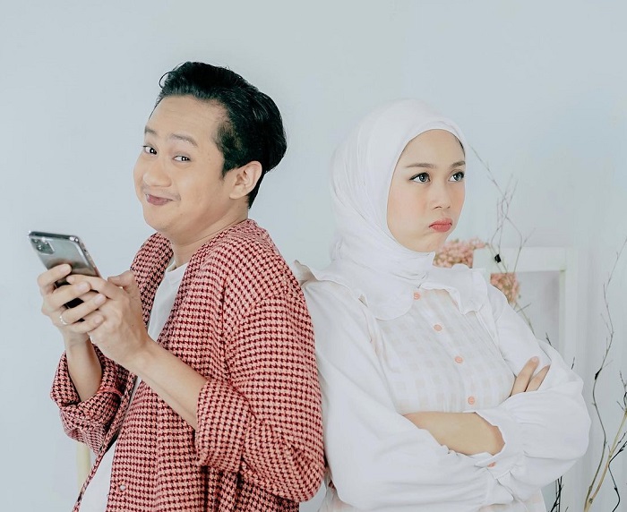Video Sindirian iPhone 13 Viral di TikTok, Yoga Arizona banjir Komentar Lucu: Organ Tubuh Dijual, HP ilang
